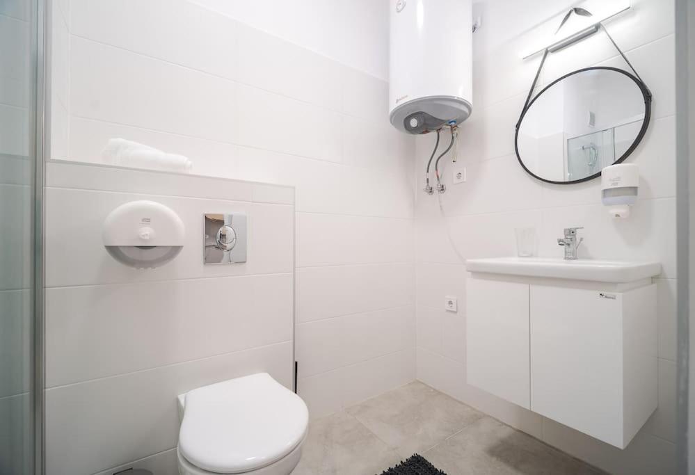 Mycampus 1 Bdrm, Stay 4, Free Parking, Garden, Self Check-In Sofia Zewnętrze zdjęcie